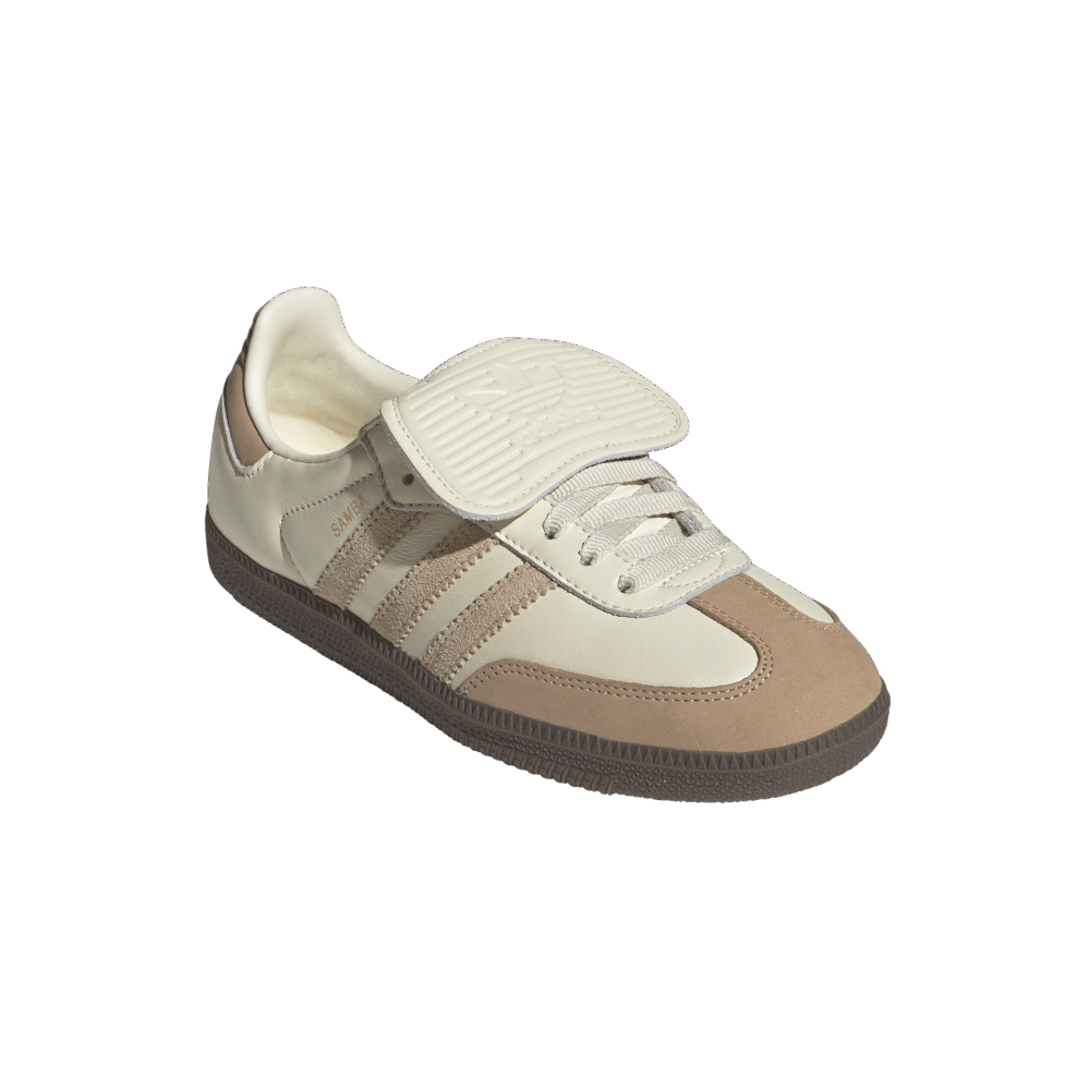 JH5706_6_FOOTWEAR_Photography_FrontLateralTopView_transparent